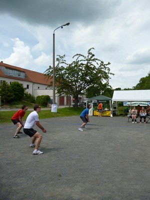 Ich will den Ball annehmen...nein ich...nein ich...